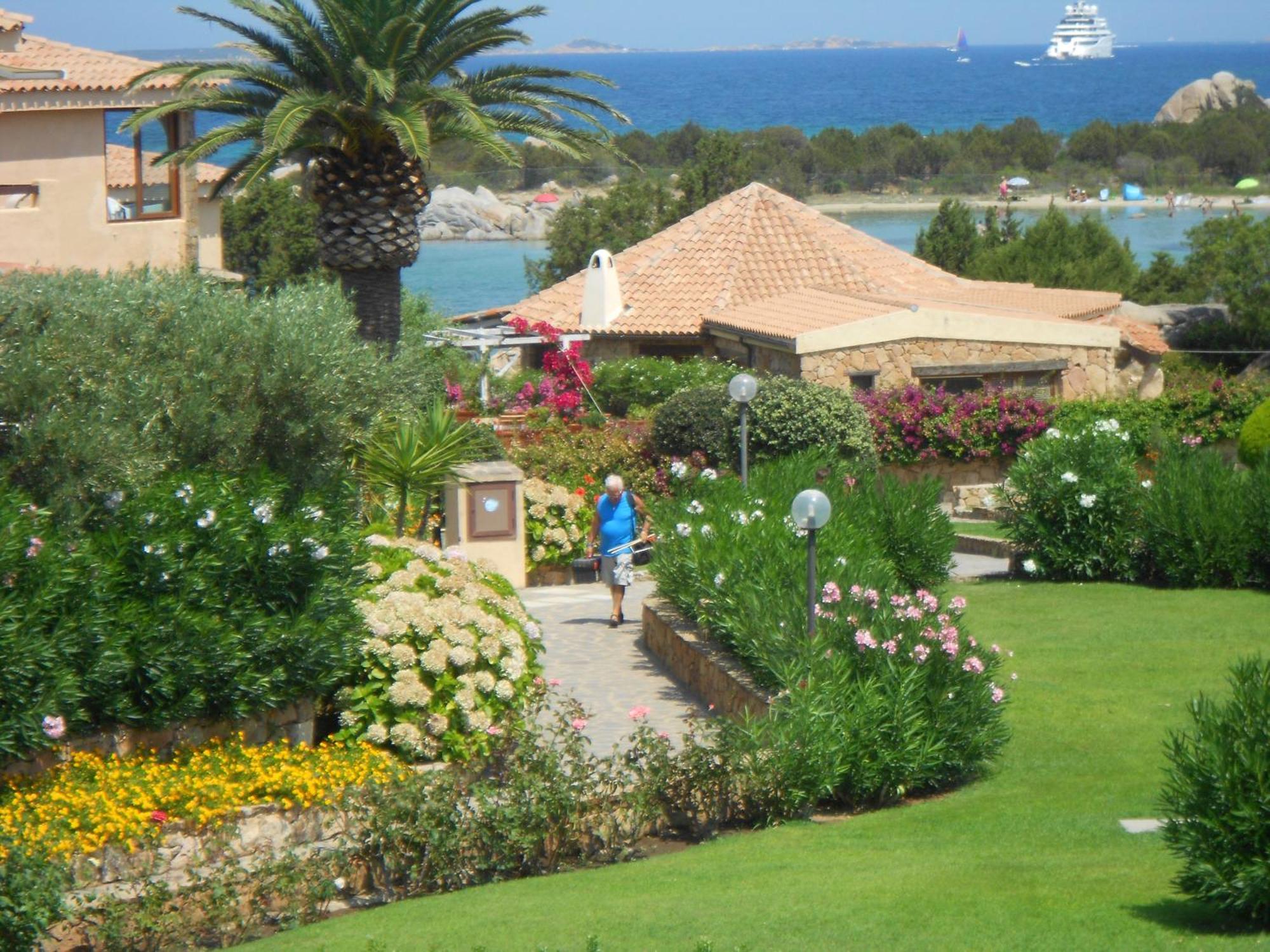 Baia De Bahas - Apartments & Resort Marinella  Luaran gambar