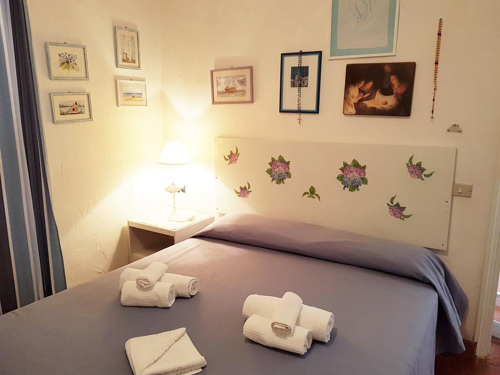 Baia De Bahas - Apartments & Resort Marinella  Luaran gambar